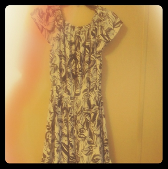 Womens dress - Picture 2 of 2